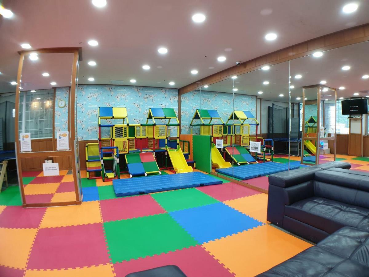 Home Fourest Resort جيوجي المظهر الخارجي الصورة